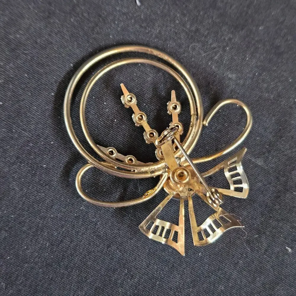 Vintage Gold Tone Stylized Bow Rhinestone Brooch Pin Grandmacore‎